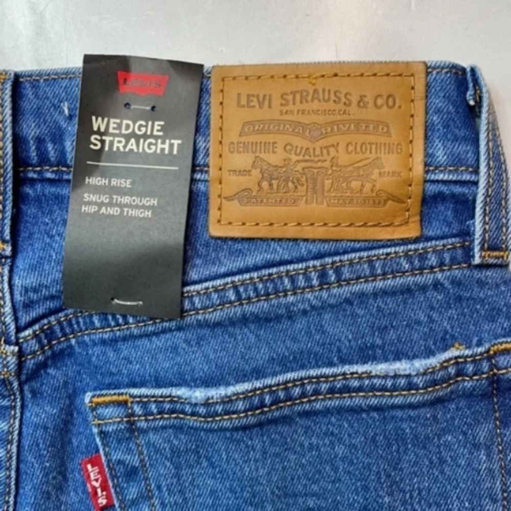 Levi's Wedgie Crop Straight Leg Jeans Distressed Jive Tone - Picture 7 of 7